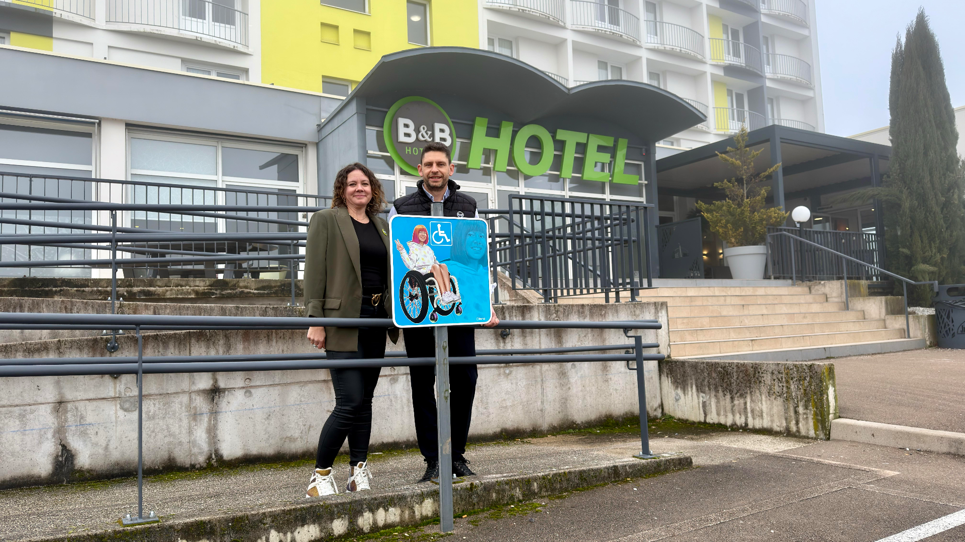 panneaux_pmr_hotel_ilenatech